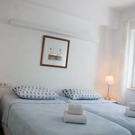 Apartmán Cozy 1 Bedroom Apartment With Balcony